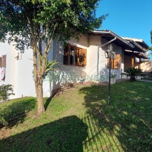 Casa com 312m², 4 dormitórios, 2 vagas, no bairro Cristo Redentor em Caxias do Sul para Alugar