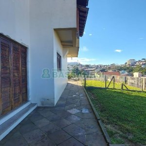 Casa com 312m², 4 dormitórios, 2 vagas, no bairro Cristo Redentor em Caxias do Sul para Alugar