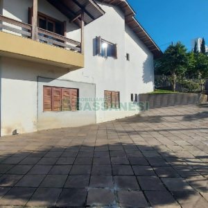 Casa com 312m², 4 dormitórios, 2 vagas, no bairro Cristo Redentor em Caxias do Sul para Alugar
