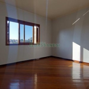 Casa com 312m², 4 dormitórios, 2 vagas, no bairro Cristo Redentor em Caxias do Sul para Alugar