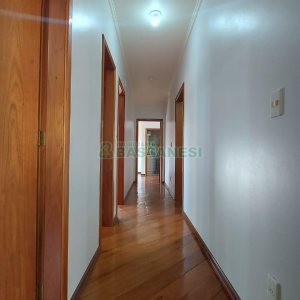 Casa com 312m², 4 dormitórios, 2 vagas, no bairro Cristo Redentor em Caxias do Sul para Alugar