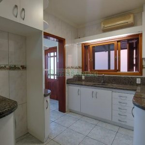 Casa com 312m², 4 dormitórios, 2 vagas, no bairro Cristo Redentor em Caxias do Sul para Alugar