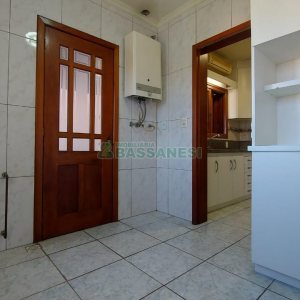 Casa com 312m², 4 dormitórios, 2 vagas, no bairro Cristo Redentor em Caxias do Sul para Alugar