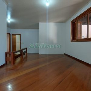 Casa com 312m², 4 dormitórios, 2 vagas, no bairro Cristo Redentor em Caxias do Sul para Alugar