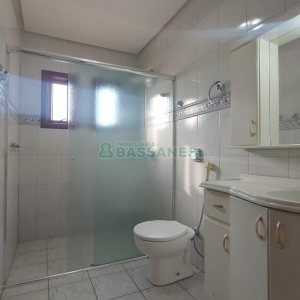 Casa com 312m², 4 dormitórios, 2 vagas, no bairro Cristo Redentor em Caxias do Sul para Alugar