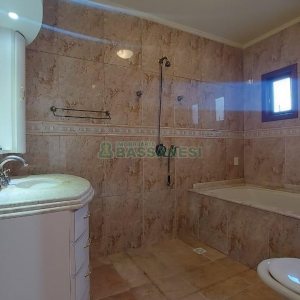 Casa com 312m², 4 dormitórios, 2 vagas, no bairro Cristo Redentor em Caxias do Sul para Alugar