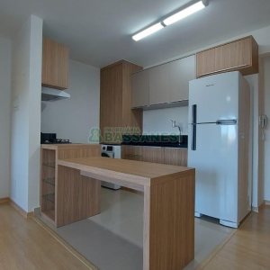 Apartamento com 48m², 1 dormitório, 1 vaga, no bairro Madureira em Caxias do Sul para Alugar