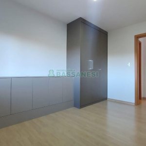 Apartamento com 48m², 1 dormitório, 1 vaga, no bairro Madureira em Caxias do Sul para Alugar