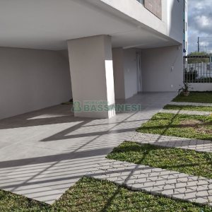Sobrado com 94m², 3 dormitórios, 2 vagas, no bairro Vila Verde em Caxias do Sul para Comprar