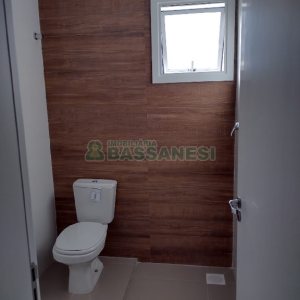 Sobrado com 94m², 3 dormitórios, 2 vagas, no bairro Vila Verde em Caxias do Sul para Comprar