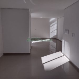 Sobrado com 94m², 3 dormitórios, 2 vagas, no bairro Vila Verde em Caxias do Sul para Comprar