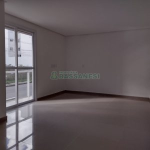 Sobrado com 94m², 3 dormitórios, 2 vagas, no bairro Vila Verde em Caxias do Sul para Comprar