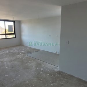 Kitinete com 42m², 1 vaga, no bairro Rio Branco em Caxias do Sul para Comprar