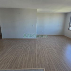 Kitinete com 47m², 1 vaga, no bairro Rio Branco em Caxias do Sul para Comprar