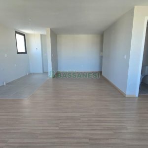 Kitinete com 47m², 1 vaga, no bairro Rio Branco em Caxias do Sul para Comprar