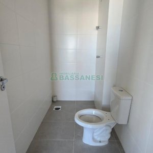 Kitinete com 47m², 1 vaga, no bairro Rio Branco em Caxias do Sul para Comprar