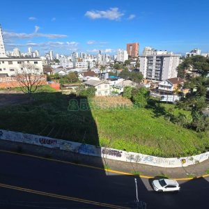 Kitinete com 47m², 1 vaga, no bairro Rio Branco em Caxias do Sul para Comprar