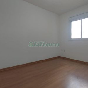 Apartamento com 54m², 2 dormitórios, 1 vaga, no bairro Vinhedos em Caxias do Sul para Comprar