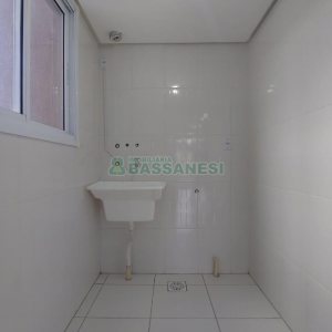 Apartamento com 54m², 2 dormitórios, 1 vaga, no bairro Vinhedos em Caxias do Sul para Comprar