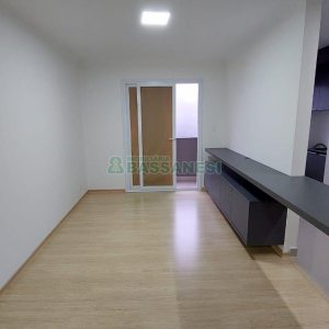 Apartamento com 93m², 3 dormitórios, 1 vaga, no bairro Madureira em Caxias do Sul para Alugar