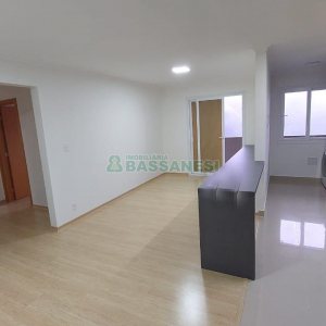 Apartamento com 93m², 3 dormitórios, 1 vaga, no bairro Madureira em Caxias do Sul para Alugar