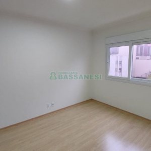 Apartamento com 93m², 3 dormitórios, 1 vaga, no bairro Madureira em Caxias do Sul para Alugar