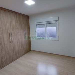 Apartamento com 93m², 3 dormitórios, 1 vaga, no bairro Madureira em Caxias do Sul para Alugar