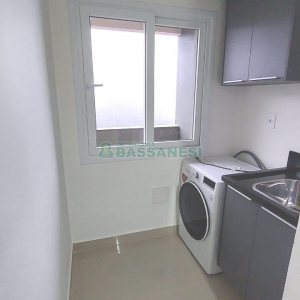 Apartamento com 93m², 3 dormitórios, 1 vaga, no bairro Madureira em Caxias do Sul para Alugar