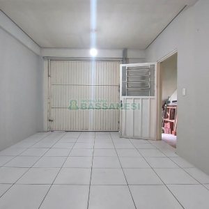 Casa com 84m², 2 dormitórios, 1 vaga, no bairro Cristo Redentor em Caxias do Sul para Alugar