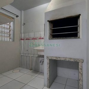Casa com 84m², 2 dormitórios, 1 vaga, no bairro Cristo Redentor em Caxias do Sul para Alugar