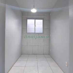 Casa com 84m², 2 dormitórios, 1 vaga, no bairro Cristo Redentor em Caxias do Sul para Alugar