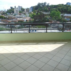 Apartamento com 154m², 3 dormitórios, 4 vagas, no bairro São Leopoldo em Caxias do Sul para Comprar