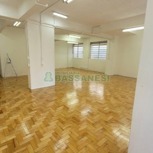 Sala com 74m², no bairro Centro em Caxias do Sul para Alugar