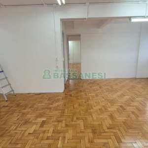 Sala com 74m², no bairro Centro em Caxias do Sul para Alugar