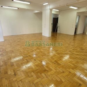 Sala com 74m², no bairro Centro em Caxias do Sul para Alugar
