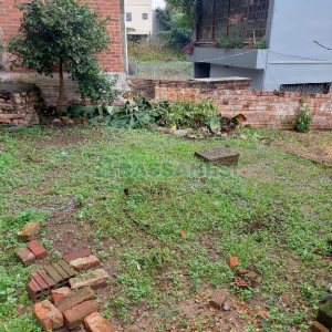 Casa com 50m², 2 dormitórios, no bairro São Leopoldo em Caxias do Sul para Comprar