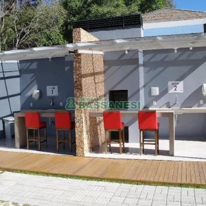 Apto Mobiliado com 58m², 2 dormitórios, 1 vaga, no bairro Petrópolis em Caxias do Sul para Comprar