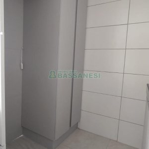 Apto Mobiliado com 58m², 2 dormitórios, 1 vaga, no bairro Petrópolis em Caxias do Sul para Comprar