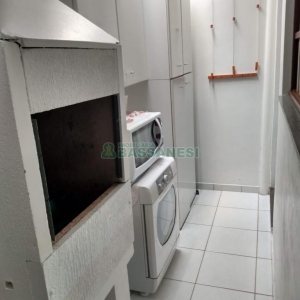 Sobrado com 111m², 2 dormitórios, 2 vagas, no bairro Nossa Senhora da Saúde em Caxias do Sul para Comprar