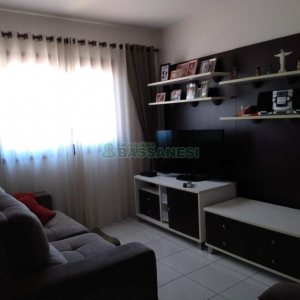 Sobrado com 111m², 2 dormitórios, 2 vagas, no bairro Nossa Senhora da Saúde em Caxias do Sul para Comprar