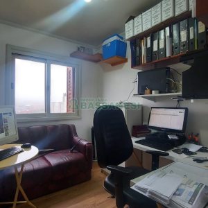 Apartamento com 81m², 3 dormitórios, 2 vagas, no bairro Desvio Rizzo em Caxias do Sul para Comprar