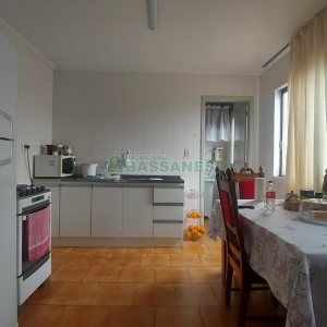 Apartamento com 81m², 3 dormitórios, 2 vagas, no bairro Desvio Rizzo em Caxias do Sul para Comprar