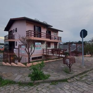 Apartamento com 81m², 3 dormitórios, 2 vagas, no bairro Desvio Rizzo em Caxias do Sul para Comprar