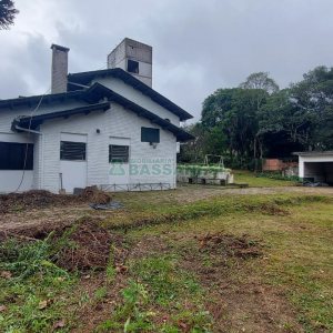 Casa Comercial com 366m², 6 dormitórios, 3 vagas, no bairro São Cristóvão em Caxias do Sul para Comprar