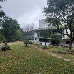 Casa Comercial com 366m², 6 dormitórios, 3 vagas, no bairro São Cristóvão em Caxias do Sul para Comprar