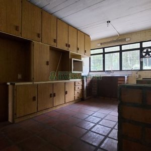 Casa Comercial com 366m², 6 dormitórios, 3 vagas, no bairro São Cristóvão em Caxias do Sul para Comprar