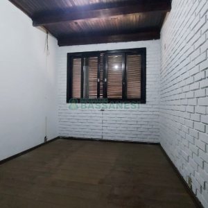 Casa Comercial com 366m², 6 dormitórios, 3 vagas, no bairro São Cristóvão em Caxias do Sul para Comprar
