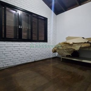 Casa Comercial com 366m², 6 dormitórios, 3 vagas, no bairro São Cristóvão em Caxias do Sul para Comprar