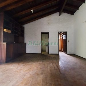 Casa Comercial com 366m², 6 dormitórios, 3 vagas, no bairro São Cristóvão em Caxias do Sul para Comprar