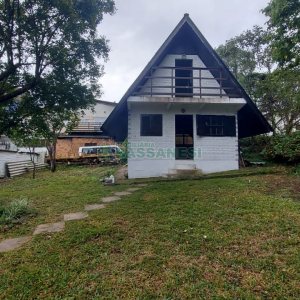 Casa Comercial com 366m², 6 dormitórios, 3 vagas, no bairro São Cristóvão em Caxias do Sul para Comprar